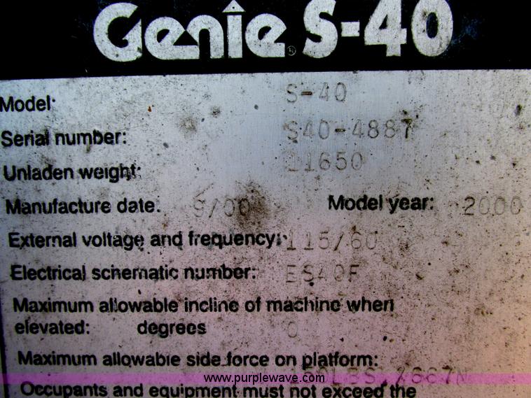 image for item F5217 2000 Genie S40 boom lift