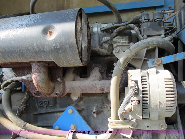 image for item F5217 2000 Genie S40 boom lift