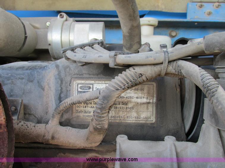 image for item F5217 2000 Genie S40 boom lift