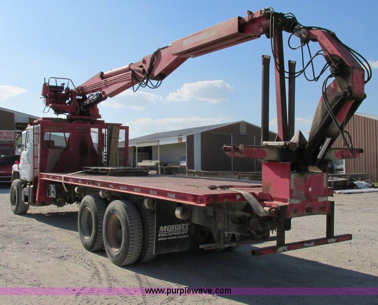 image for item F5220 1985 Mack DM685S drywall boom truck