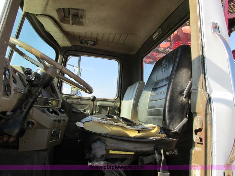 image for item F5220 1985 Mack DM685S drywall boom truck