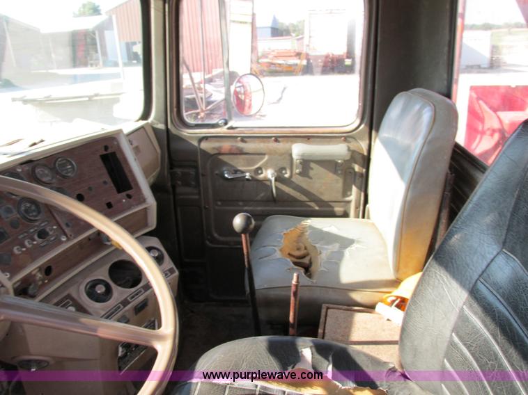 image for item F5220 1985 Mack DM685S drywall boom truck