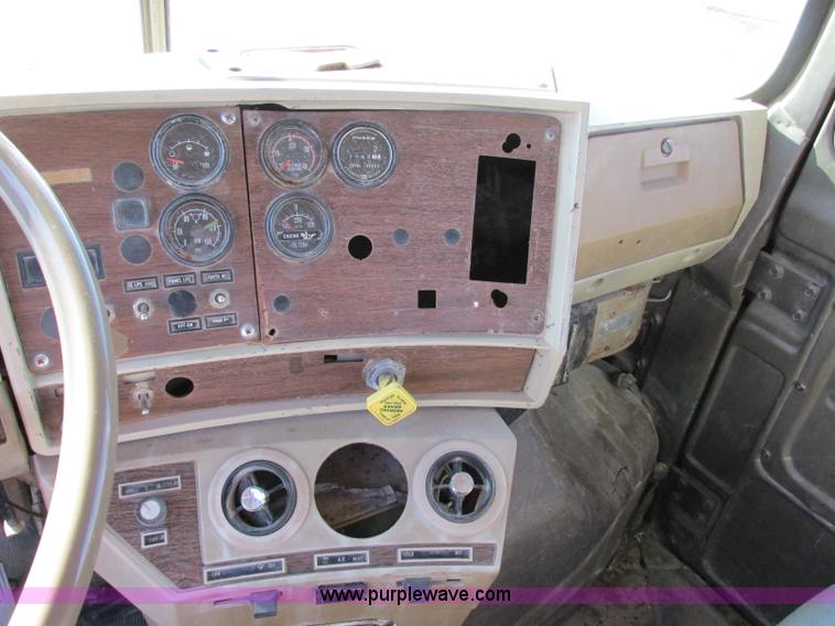 image for item F5220 1985 Mack DM685S drywall boom truck