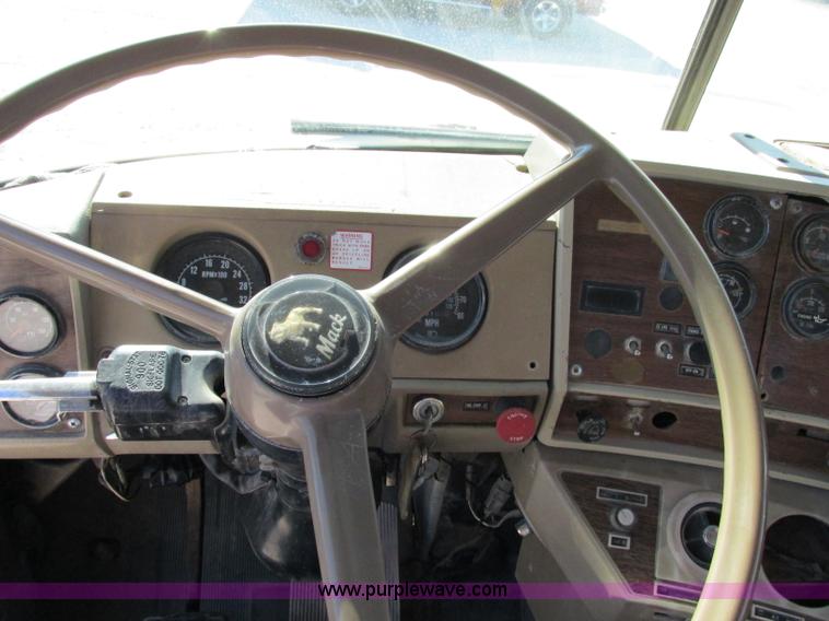 image for item F5220 1985 Mack DM685S drywall boom truck