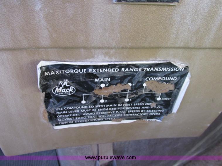 image for item F5220 1985 Mack DM685S drywall boom truck