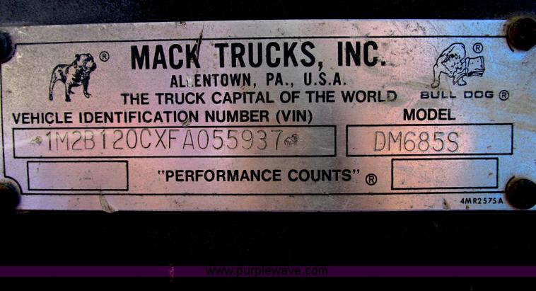 image for item F5220 1985 Mack DM685S drywall boom truck