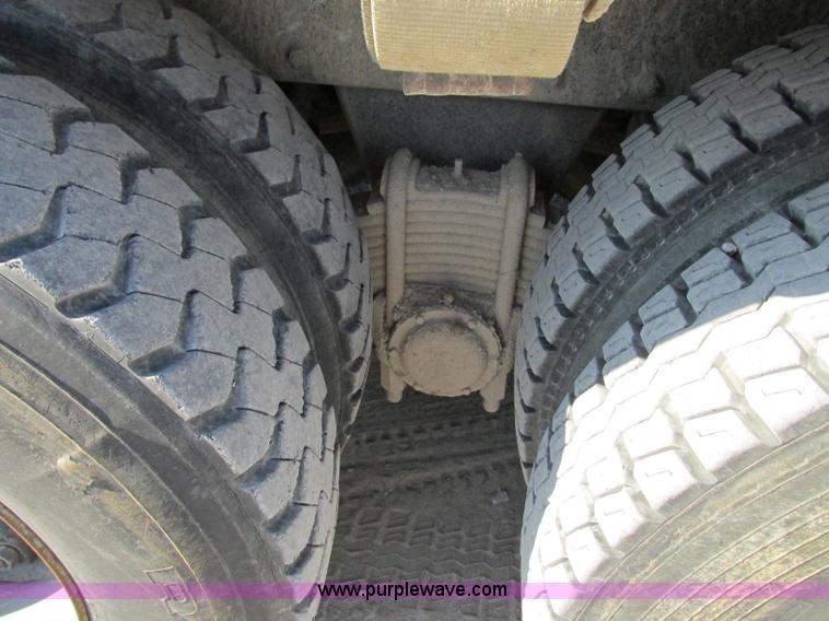 image for item F5220 1985 Mack DM685S drywall boom truck