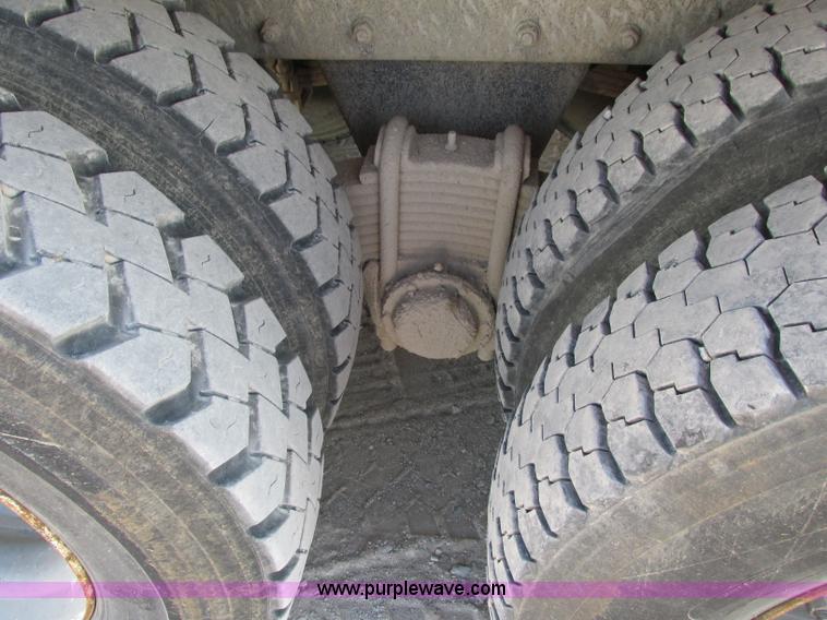 image for item F5220 1985 Mack DM685S drywall boom truck