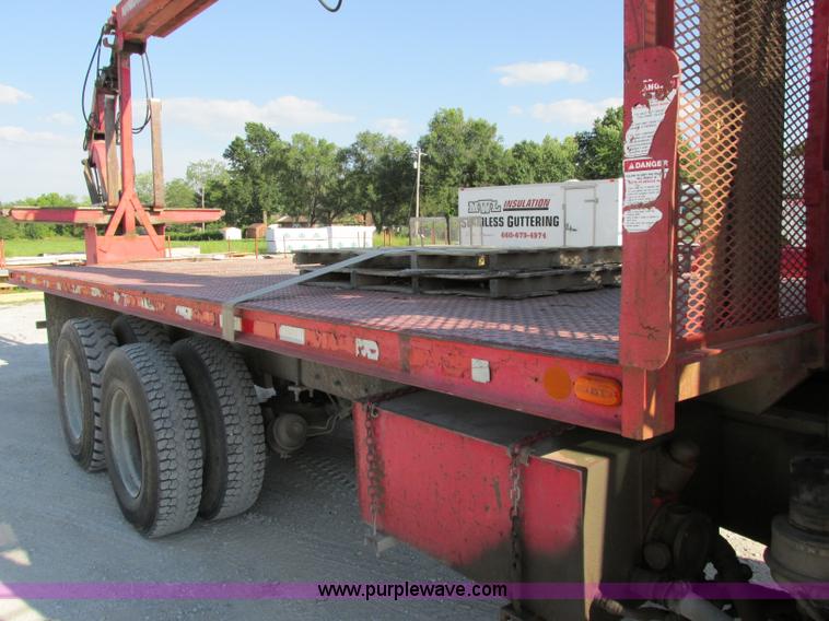 image for item F5220 1985 Mack DM685S drywall boom truck