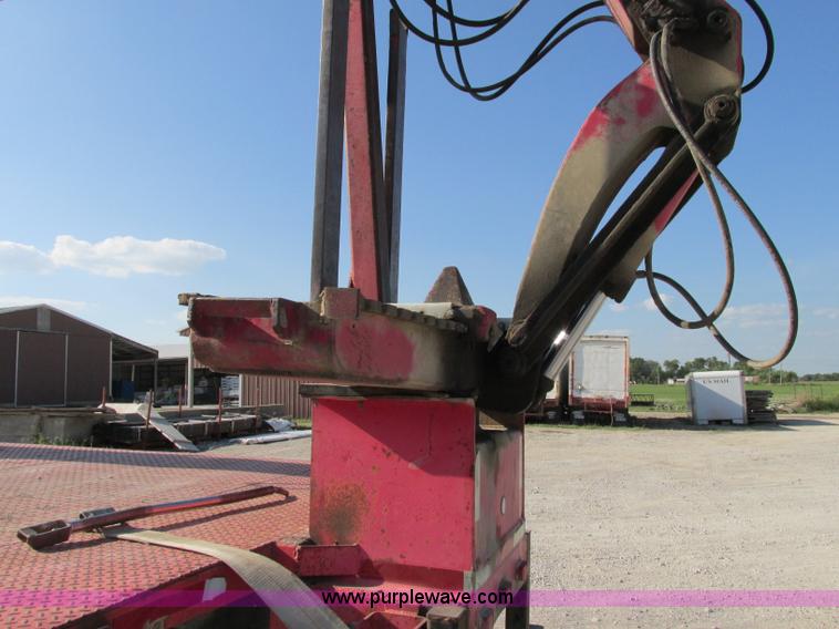 image for item F5220 1985 Mack DM685S drywall boom truck