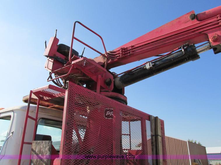 image for item F5220 1985 Mack DM685S drywall boom truck