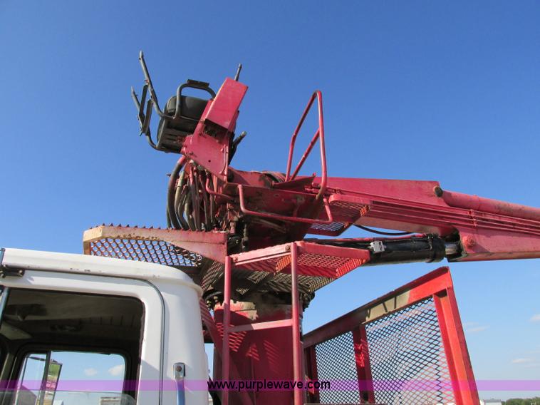 image for item F5220 1985 Mack DM685S drywall boom truck