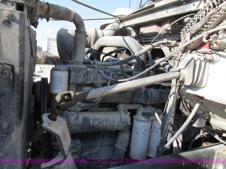 image for item F5220 1985 Mack DM685S drywall boom truck