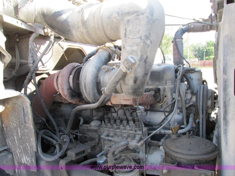 image for item F5220 1985 Mack DM685S drywall boom truck