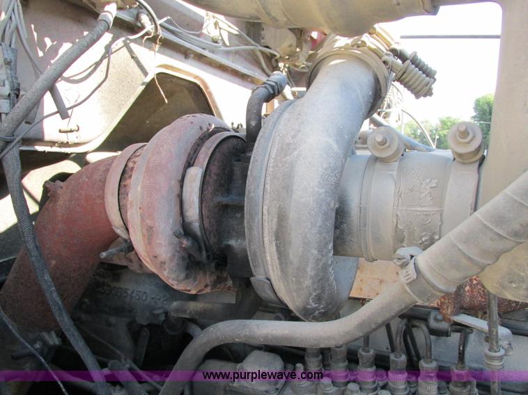 image for item F5220 1985 Mack DM685S drywall boom truck