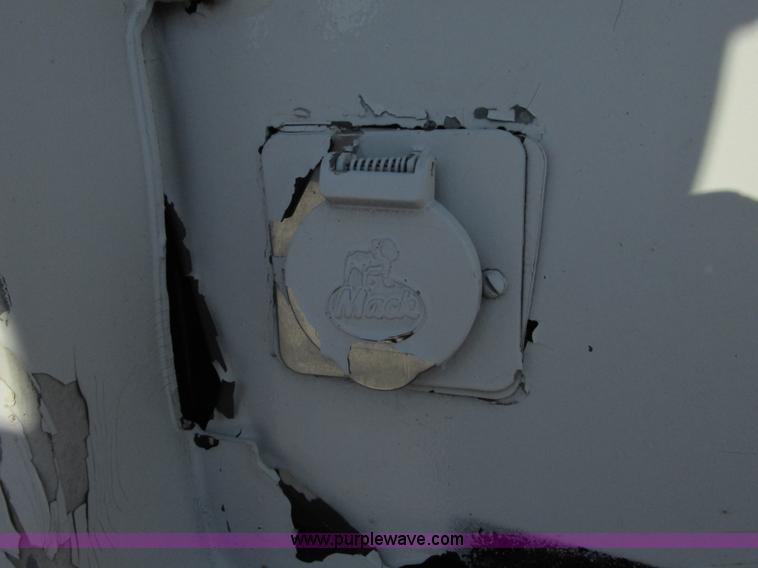 image for item F5220 1985 Mack DM685S drywall boom truck