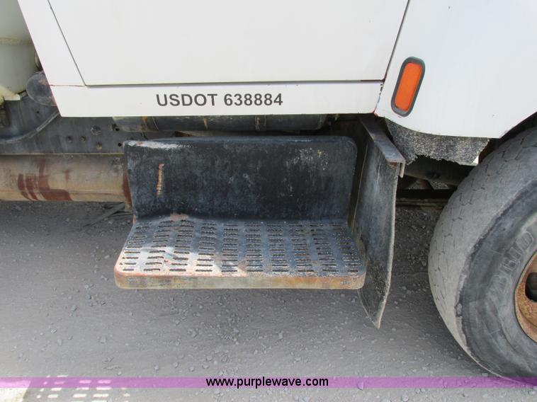 image for item F5223 1992 Ford LTLA9000 AeroMax 120 water truck