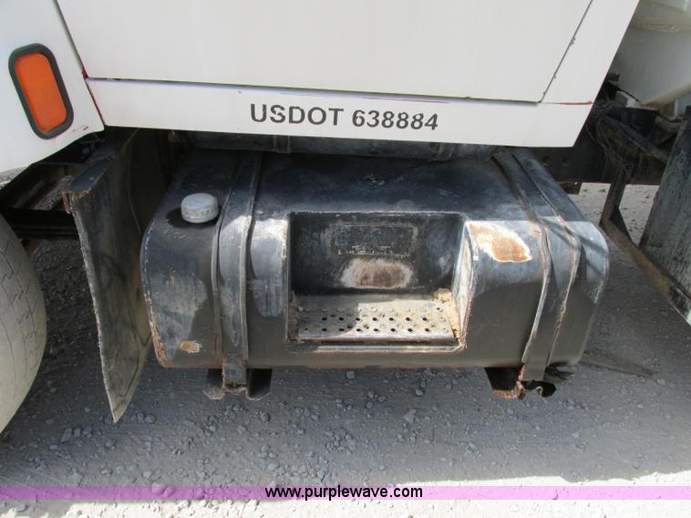 image for item F5223 1992 Ford LTLA9000 AeroMax 120 water truck