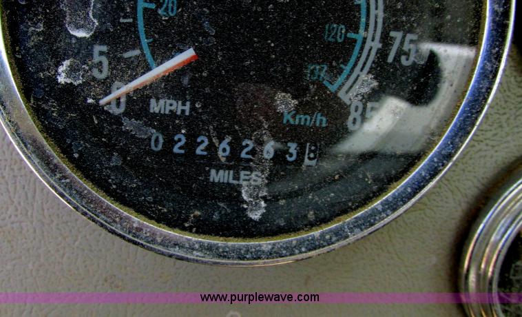 image for item F5223 1992 Ford LTLA9000 AeroMax 120 water truck