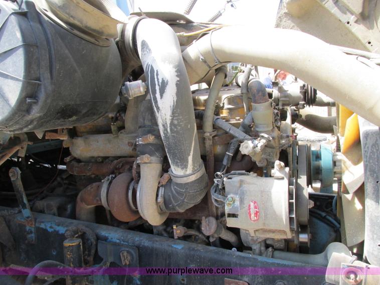 image for item F5223 1992 Ford LTLA9000 AeroMax 120 water truck