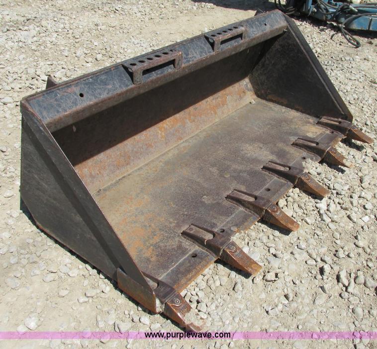 54" skid steer dirt bucket in Blue Springs, MO Item F5226 sold