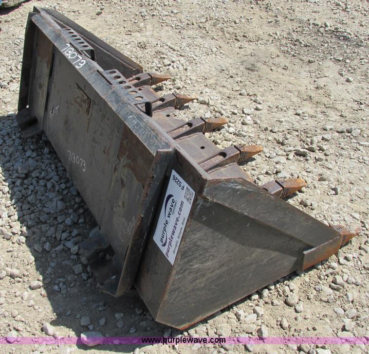 54" skid steer dirt bucket in Blue Springs, MO Item F5226 sold