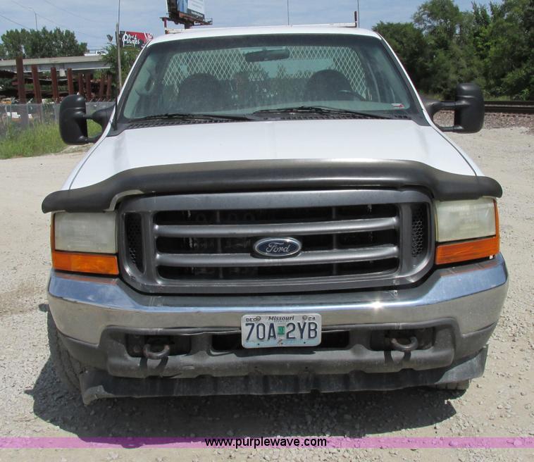 image for item F5234 2001 Ford F250 Super Duty XL pickup truck