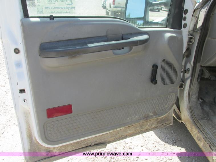 image for item F5234 2001 Ford F250 Super Duty XL pickup truck