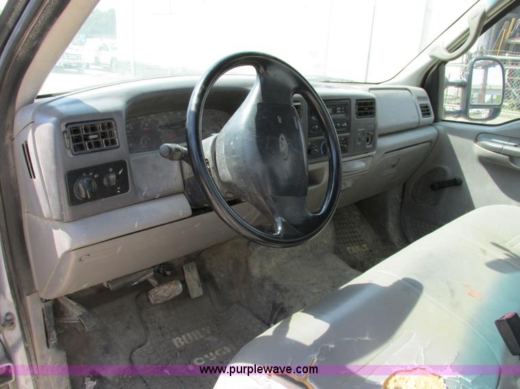 image for item F5234 2001 Ford F250 Super Duty XL pickup truck