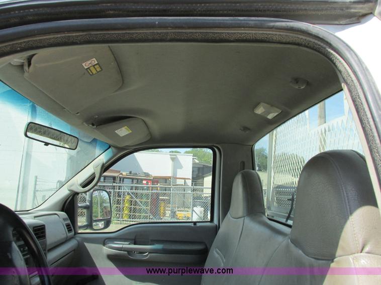 image for item F5234 2001 Ford F250 Super Duty XL pickup truck