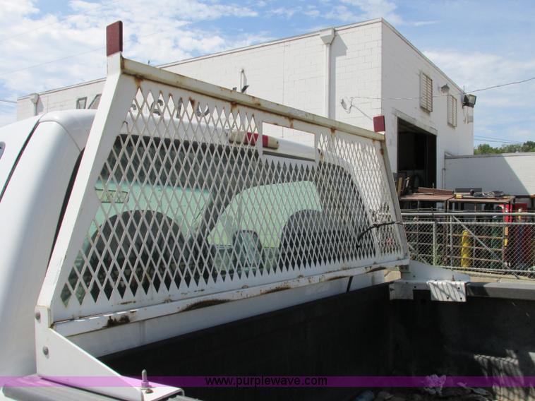 image for item F5234 2001 Ford F250 Super Duty XL pickup truck