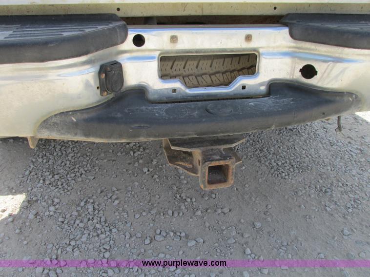 image for item F5234 2001 Ford F250 Super Duty XL pickup truck