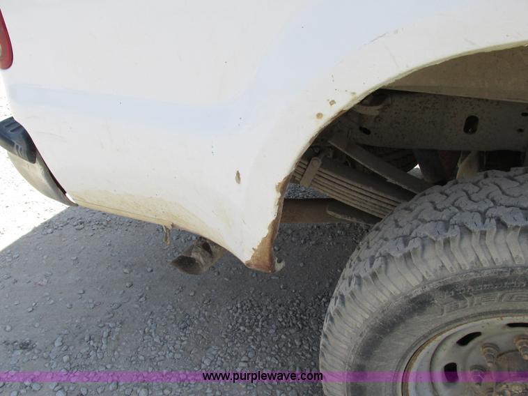 image for item F5234 2001 Ford F250 Super Duty XL pickup truck