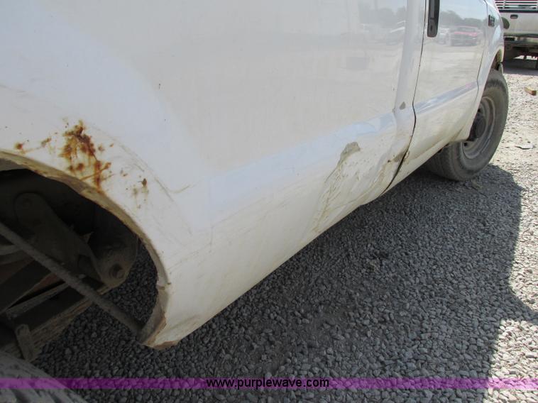 image for item F5234 2001 Ford F250 Super Duty XL pickup truck