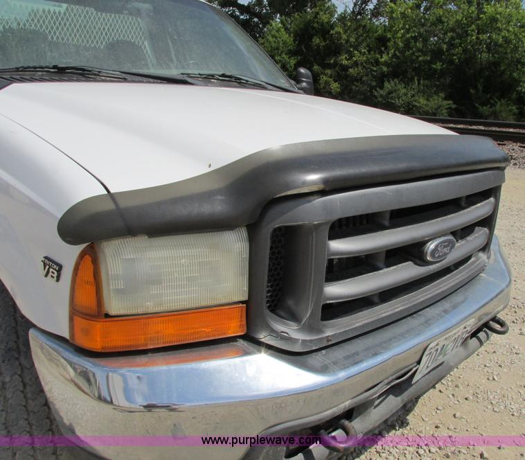 image for item F5234 2001 Ford F250 Super Duty XL pickup truck