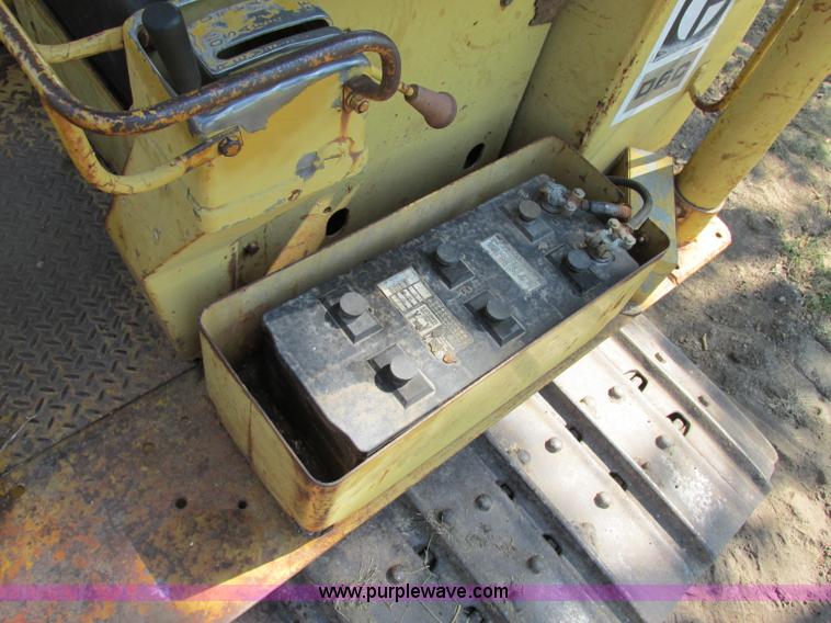 image for item F5236 1963 Caterpillar D6C dozer