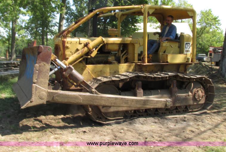 image for item F5236 1963 Caterpillar D6C dozer