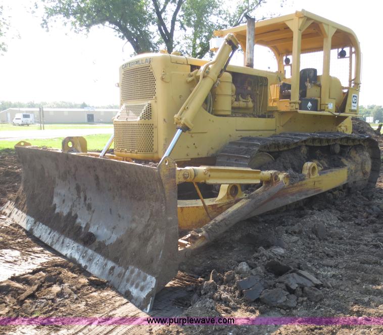 image for item F6654 1960 Caterpillar D8H dozer