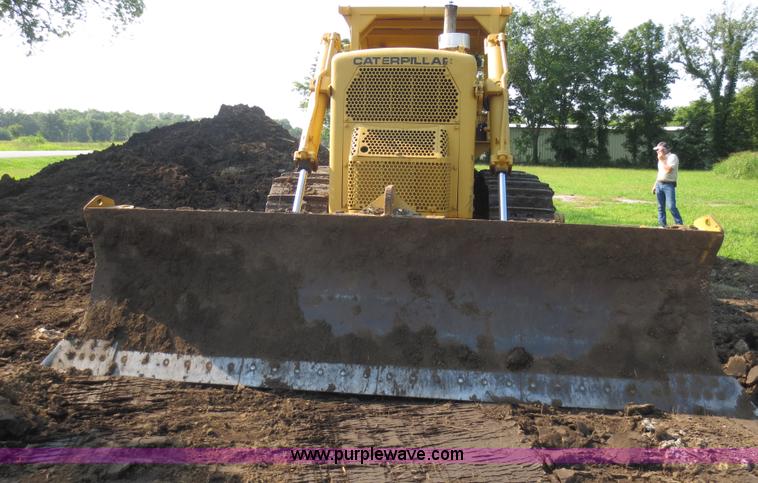 image for item F6654 1960 Caterpillar D8H dozer