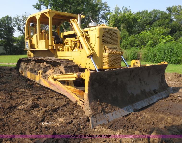 image for item F6654 1960 Caterpillar D8H dozer