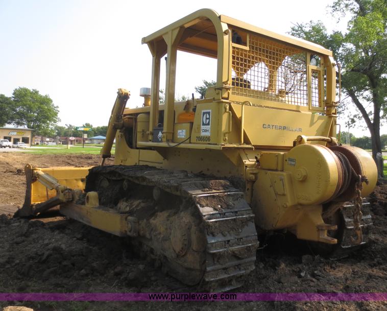 image for item F6654 1960 Caterpillar D8H dozer