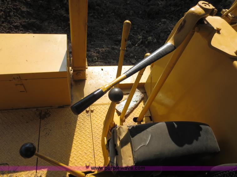 image for item F6654 1960 Caterpillar D8H dozer