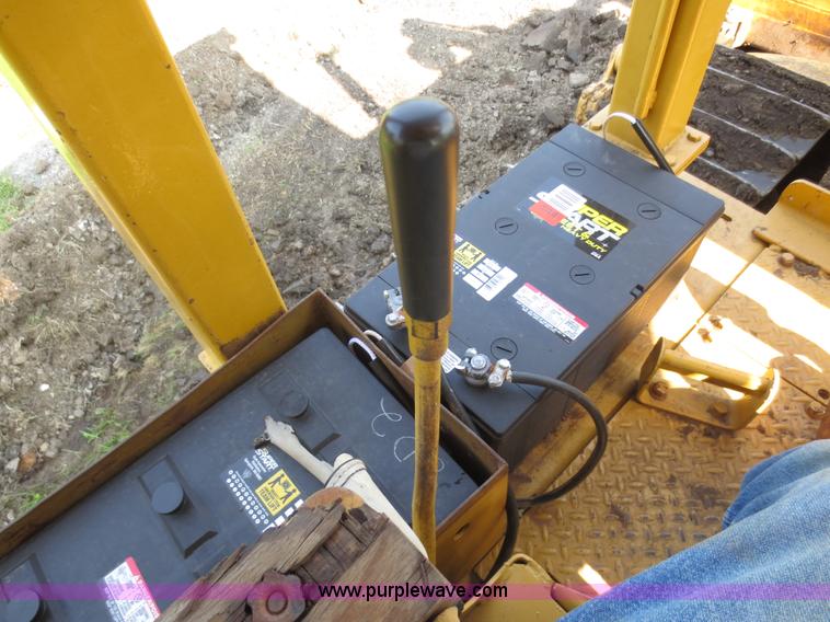 image for item F6654 1960 Caterpillar D8H dozer