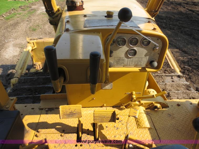 image for item F6654 1960 Caterpillar D8H dozer