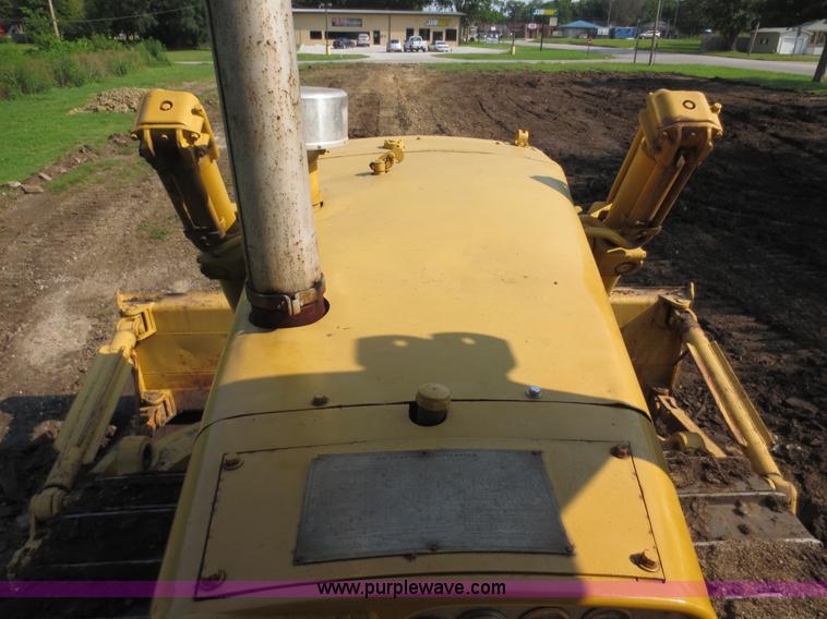 image for item F6654 1960 Caterpillar D8H dozer