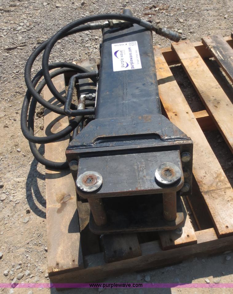 image for item F6656 2006 Ditch Witch hydraulic excavator hammer