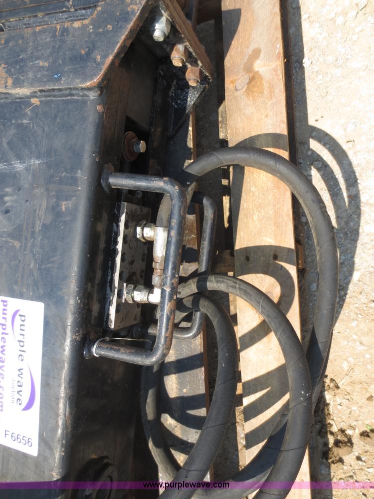 image for item F6656 2006 Ditch Witch hydraulic excavator hammer