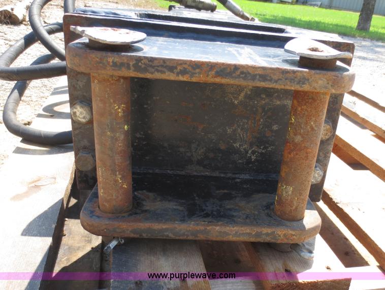 image for item F6656 2006 Ditch Witch hydraulic excavator hammer