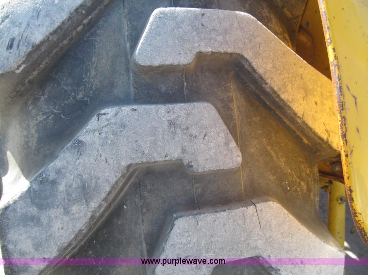 image for item F7106 1994 Massey-Ferguson 50EX Power Shuttle L MFWD tractor