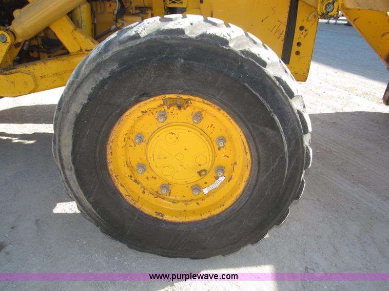 image for item F7106 1994 Massey-Ferguson 50EX Power Shuttle L MFWD tractor